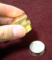 ダイナミックコイン（テンヨー手品マジック）100円玉が出たり消えたり 