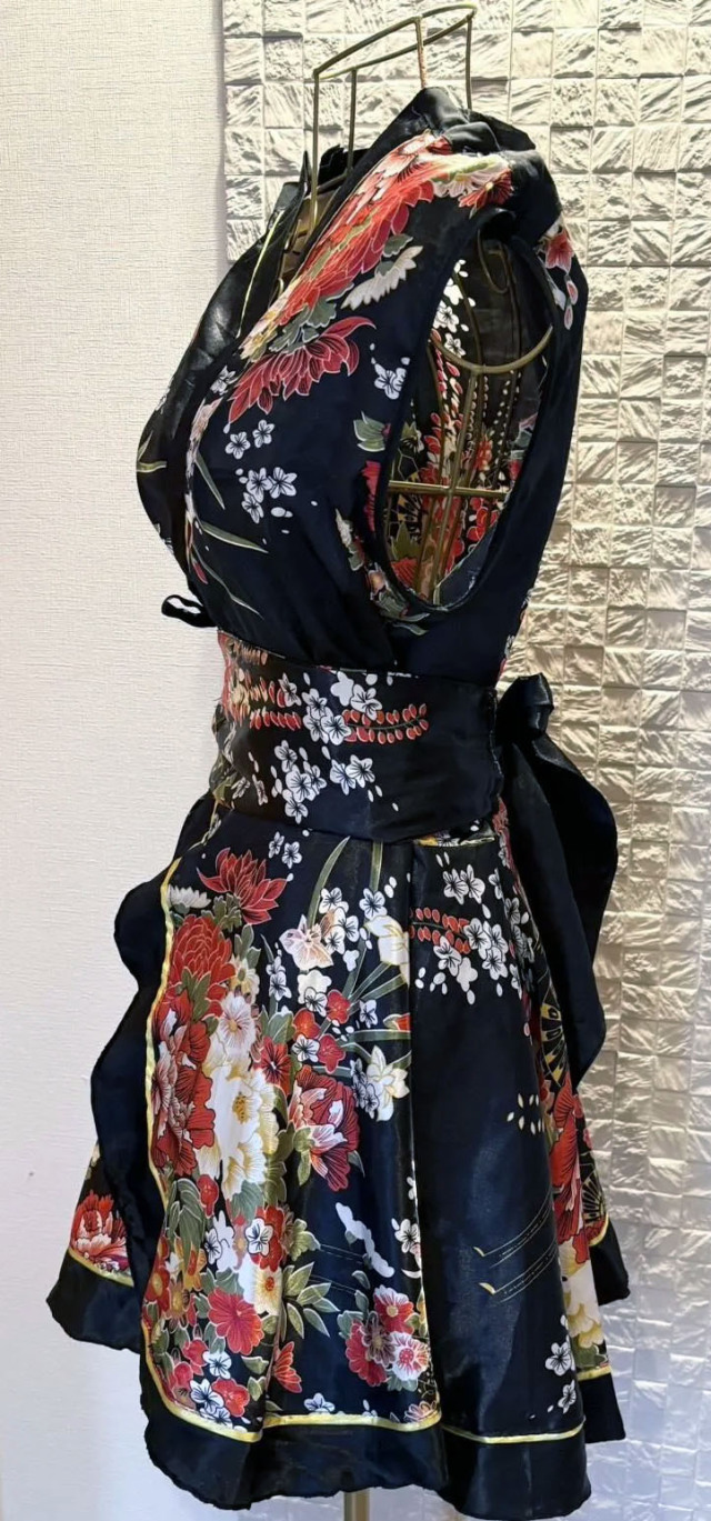 着物ドレスチェンジ・イリュージョン（横）